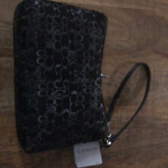 Brand new coach wristlet with tags - Picture 1 of 8